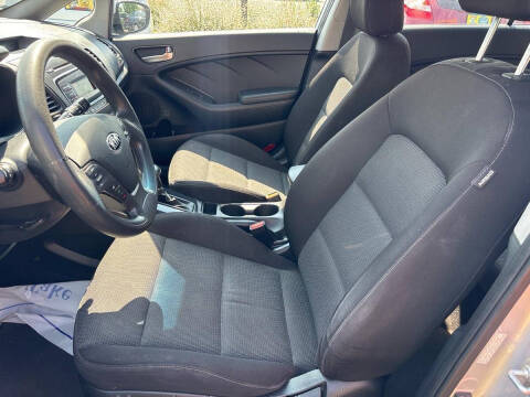 2017 Kia Forte5 LX