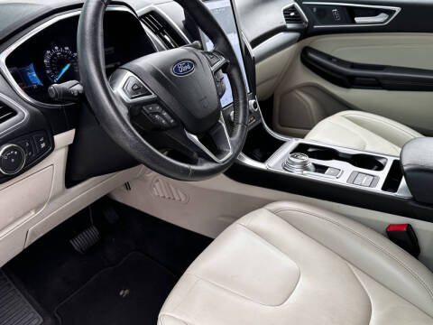 2021 Ford Edge Titanium
