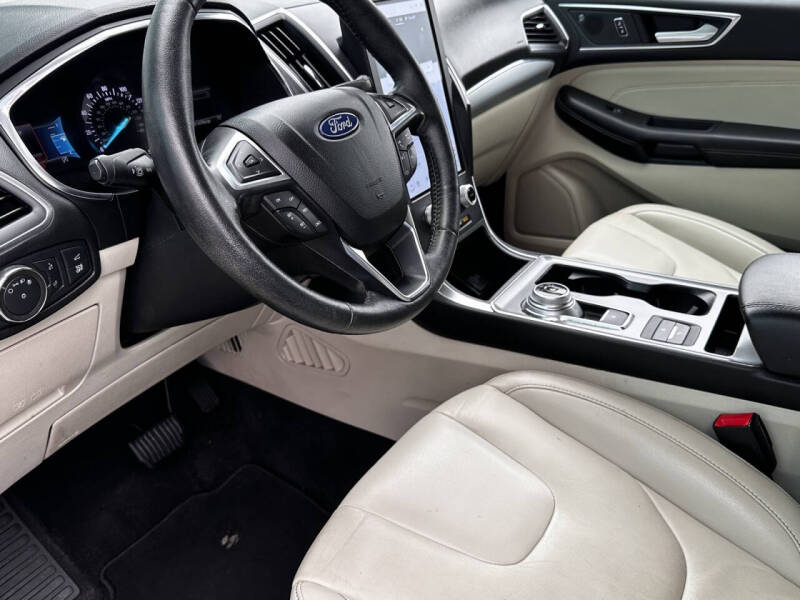 2021 Ford Edge Titanium