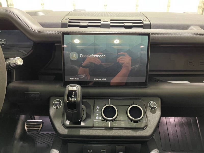 2022 Land Rover Defender 110 V8