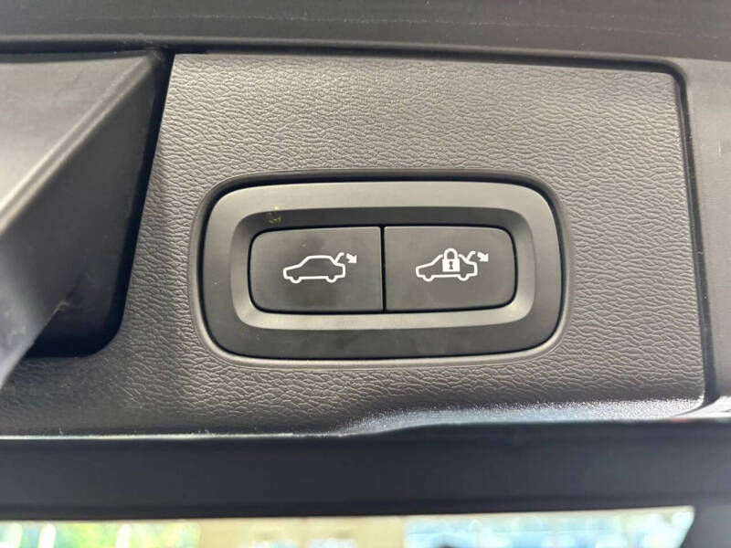 2019 Volvo XC60 T5 Momentum