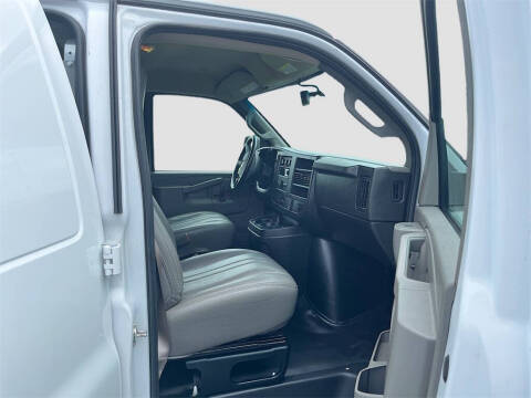 2023 Chevrolet Express 2500