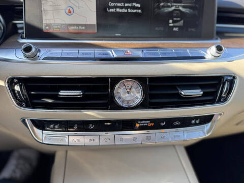 2019 Kia K900 Luxury