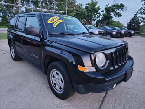 2014 Jeep Patriot for sale at Kachar's Used Cars Inc in Monroe MI