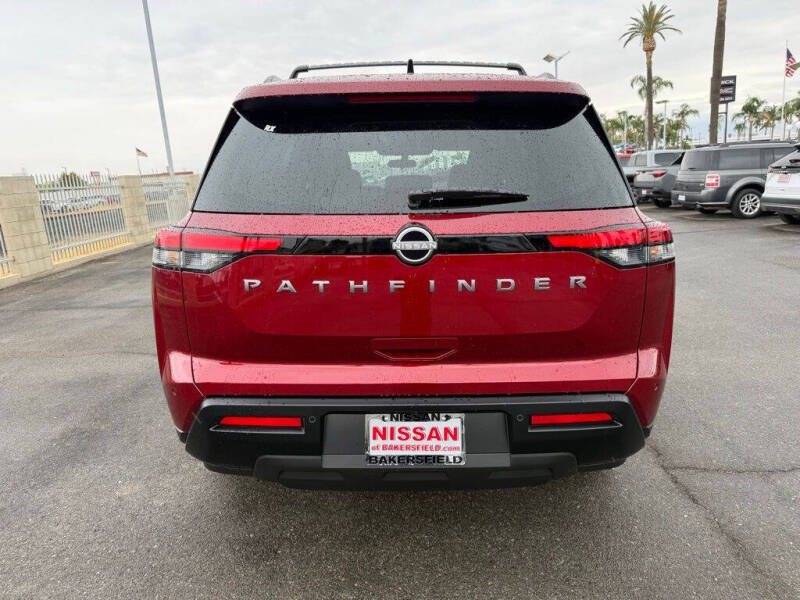 2026 Nissan Pathfinder SV