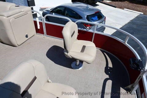 2019 Sun Tracker Fishin Barge 20 DLX