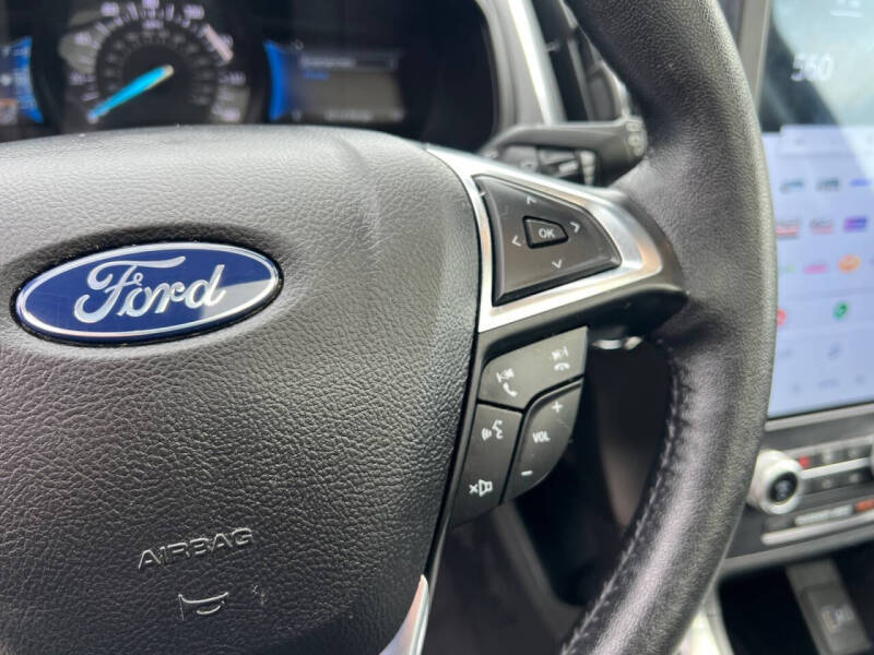 2022 Ford Edge Titanium