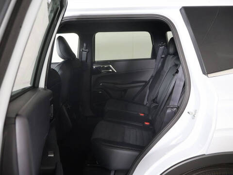 2026 Mitsubishi Outlander LE