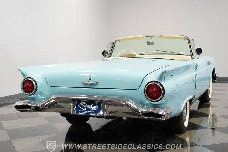 1957 Ford Thunderbird