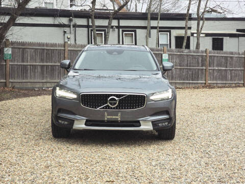 2018 Volvo V90 Cross Country T6