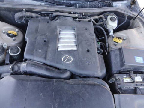 2000 Lexus LS 400