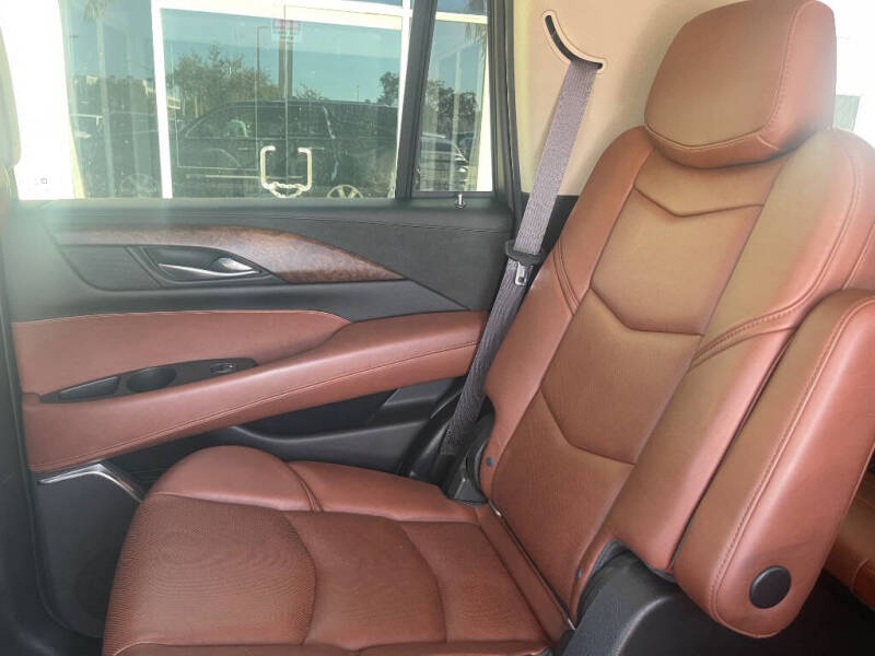 2015 Cadillac Escalade Luxury