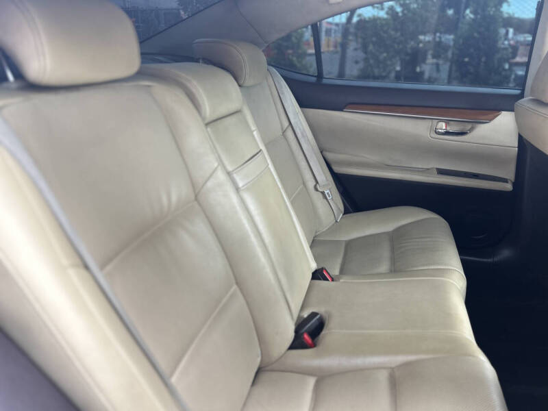 2017 Lexus ES 300h