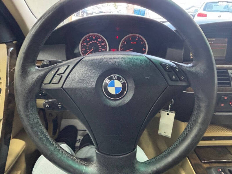 2004 BMW 5 Series 530i