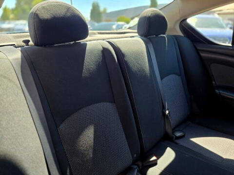 2015 Nissan Versa 1.6 SV
