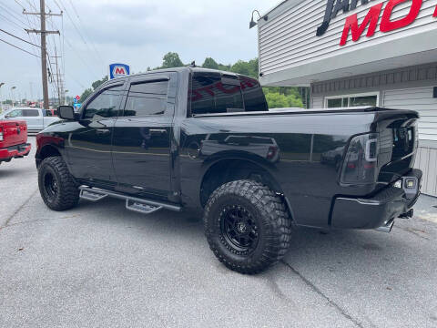 2016 RAM 1500 SLT