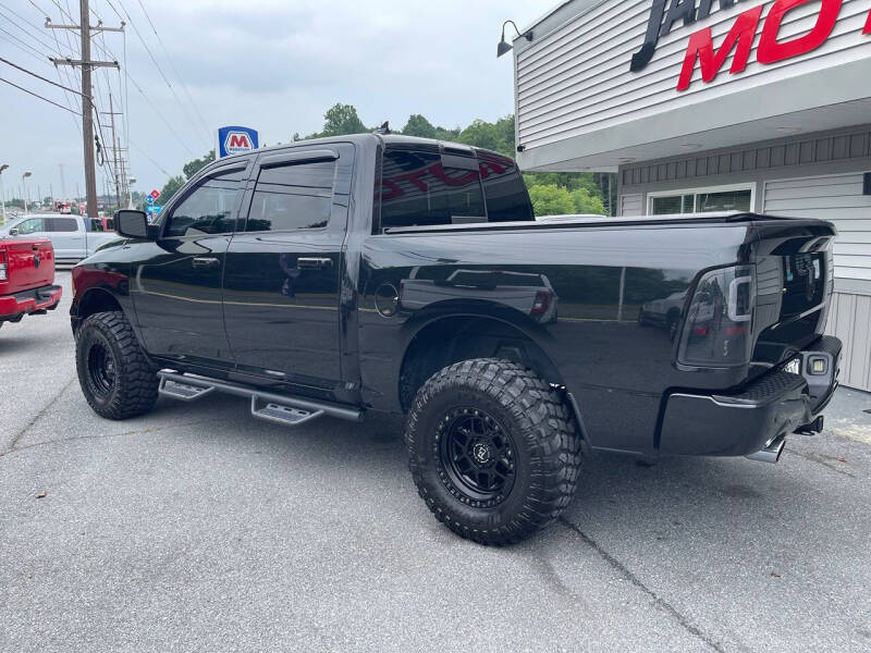 2016 RAM 1500 SLT