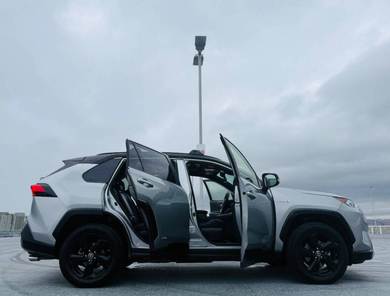 2019 Toyota RAV4 XSE photo 15