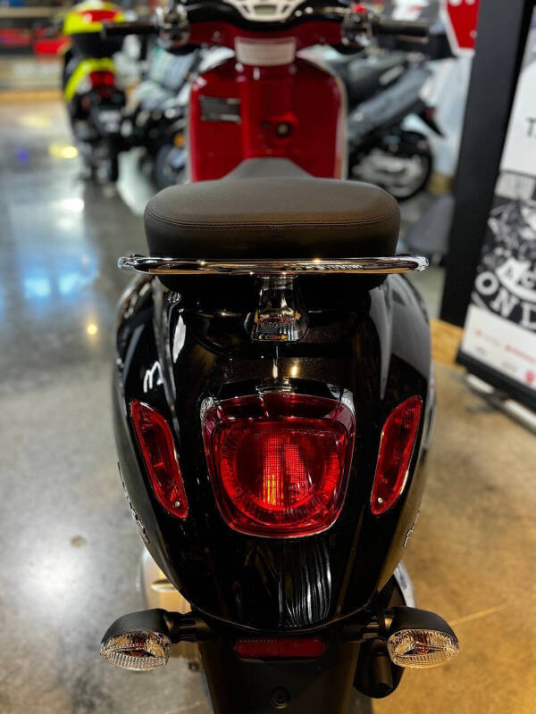 2023 Vespa DISNEY MICKEY SPECIAL EDITION