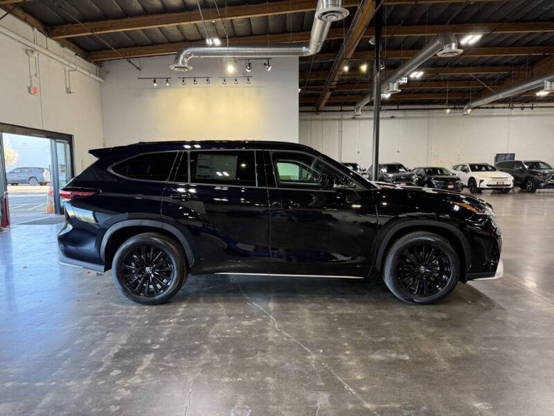 2026 Toyota Highlander XSE