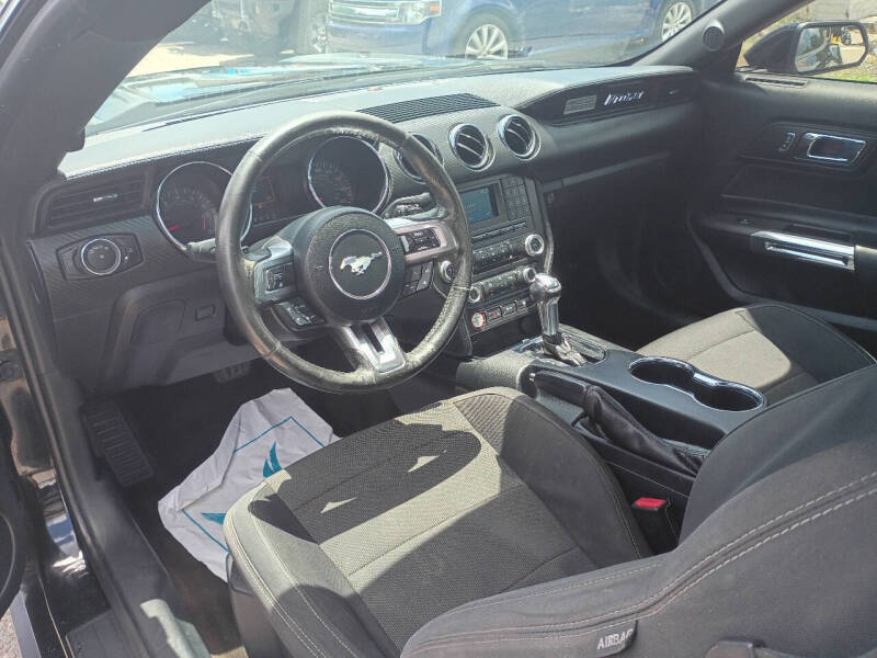 2016 Ford Mustang V6