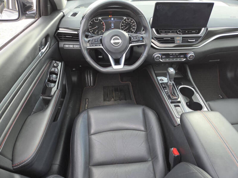 2023 Nissan Altima 2.0 SR