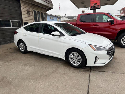 2019 Hyundai Elantra for sale at River City Auto Center LLC in Chester IL