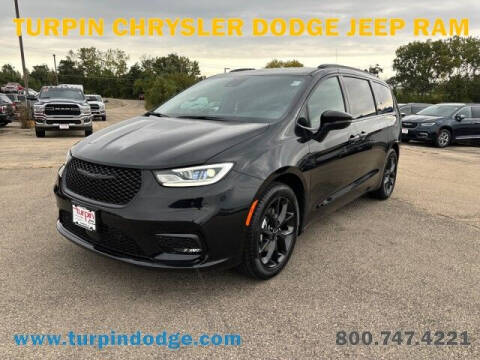 2023 Chrysler Pacifica for sale at Turpin Chrysler Dodge Jeep Ram in Dubuque IA