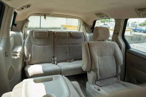 2005 Toyota Sienna LE 7 Passenger