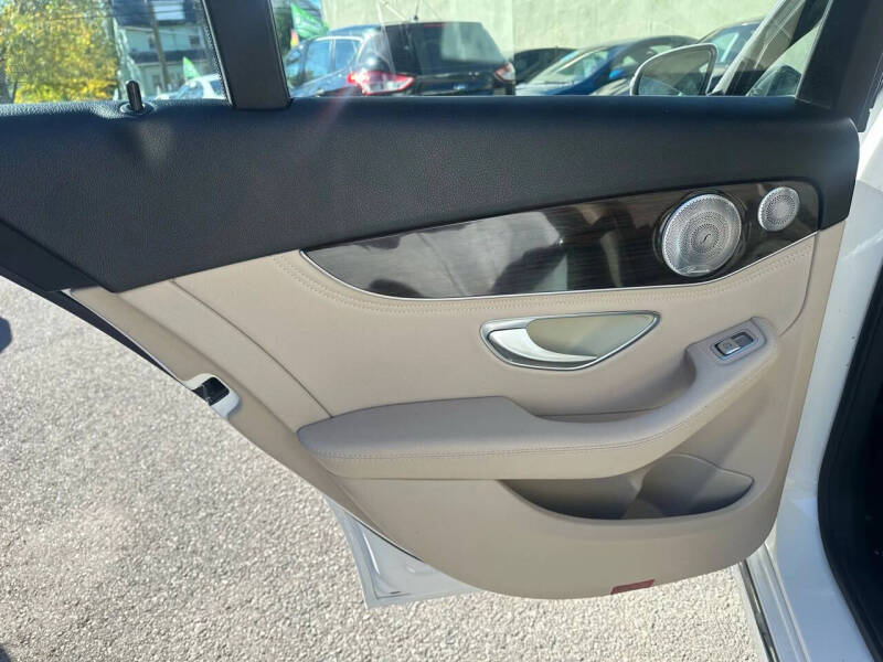 2016 Mercedes-Benz C-Class