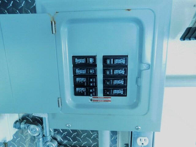 1999 Freightliner MT45 Chassis