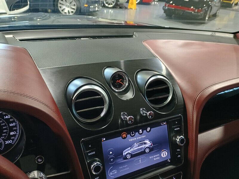 2019 Bentley Bentayga 46