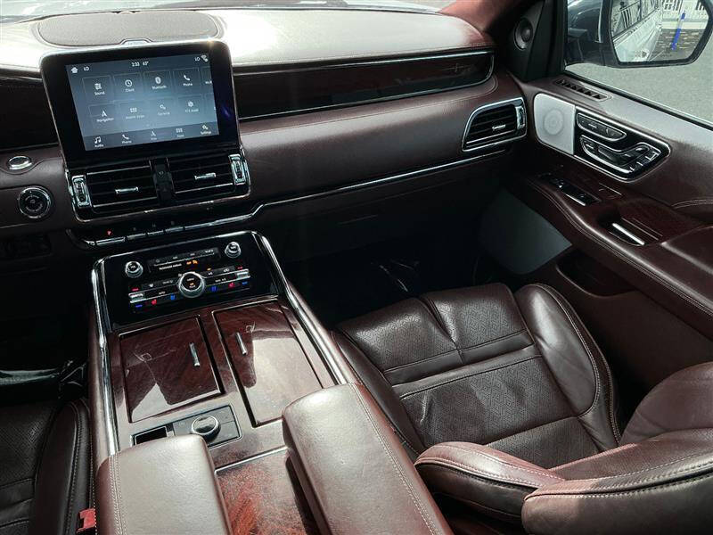 2018 Lincoln Navigator Black Label