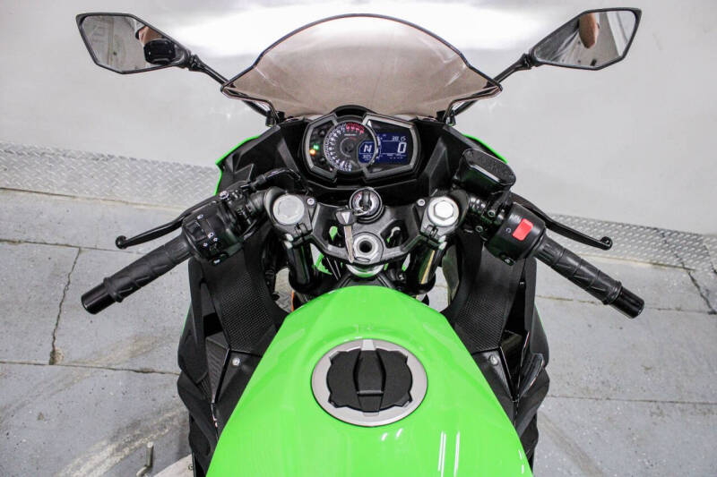2022 Kawasaki Ninja 400 ABS KRT Edition