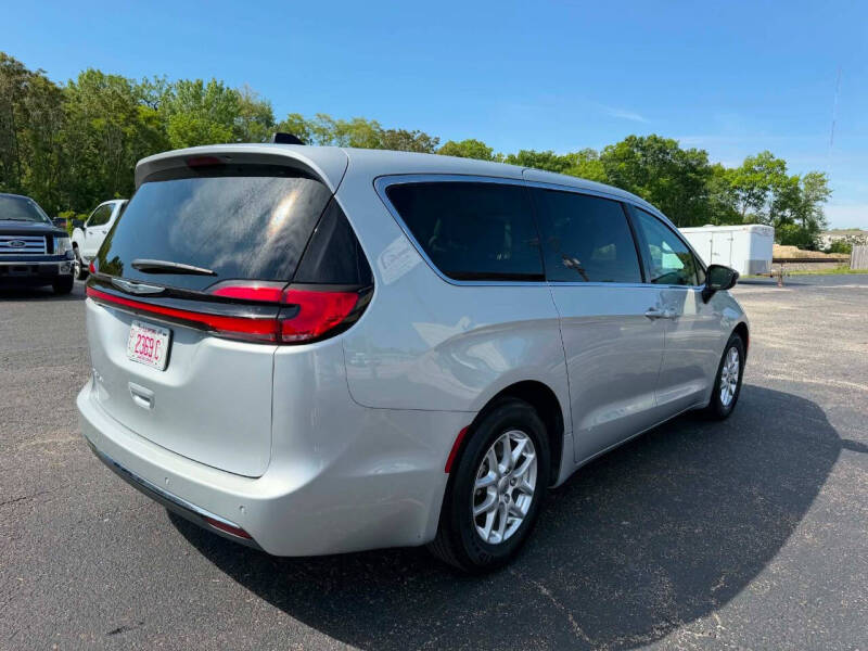 2024 Chrysler Pacifica Touring L