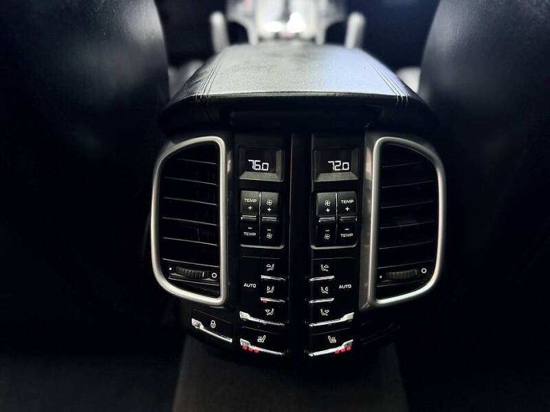2012 Porsche Cayenne Turbo