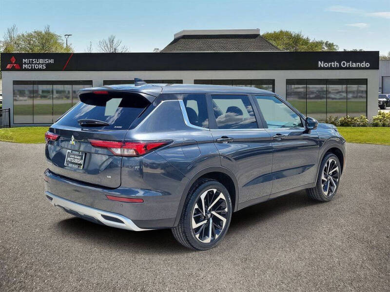 2024 Mitsubishi Outlander SE