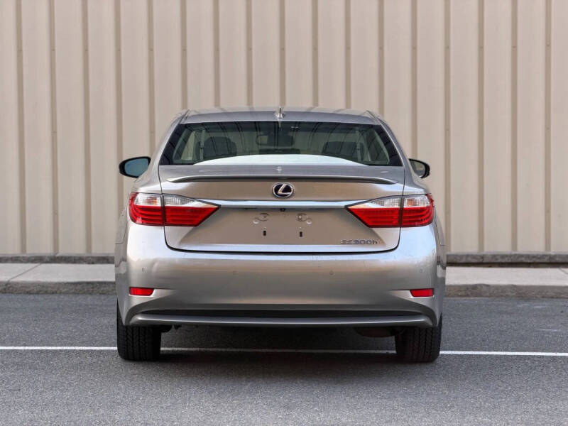 2015 Lexus ES 300h