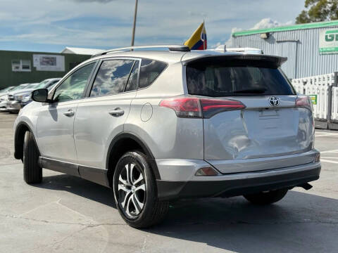 2018 Toyota RAV4 LE