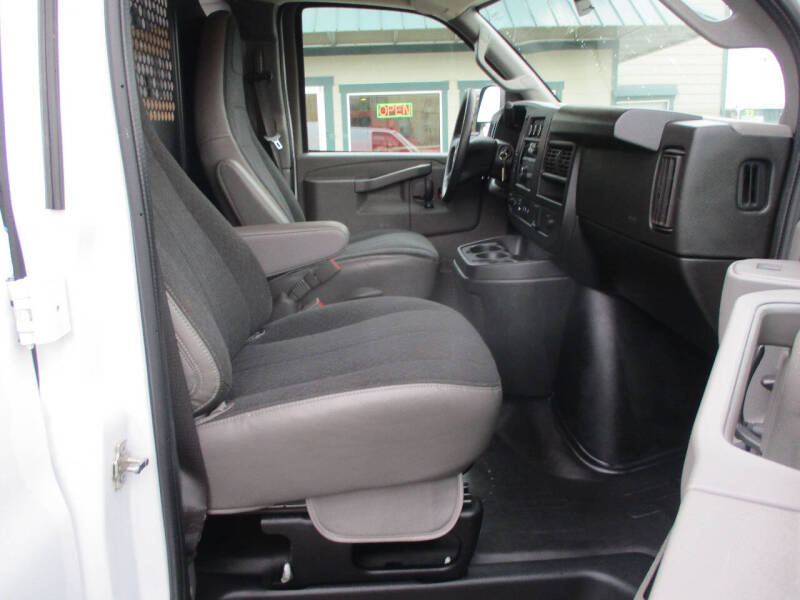 2022 GMC Savana 2500