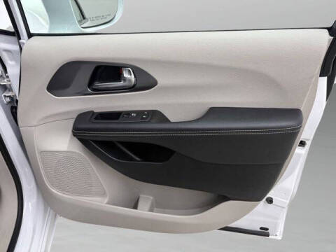 2022 Chrysler Pacifica Hybrid Touring L