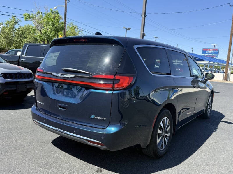 2023 Chrysler Pacifica Plug-In Hybrid Touring L