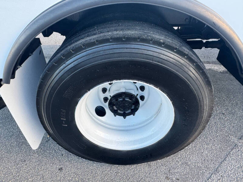 2016 Freightliner M2 106