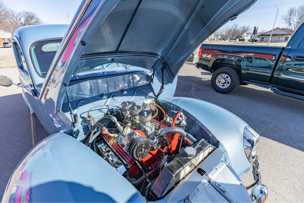 1940 Ford DELUXE V8 86