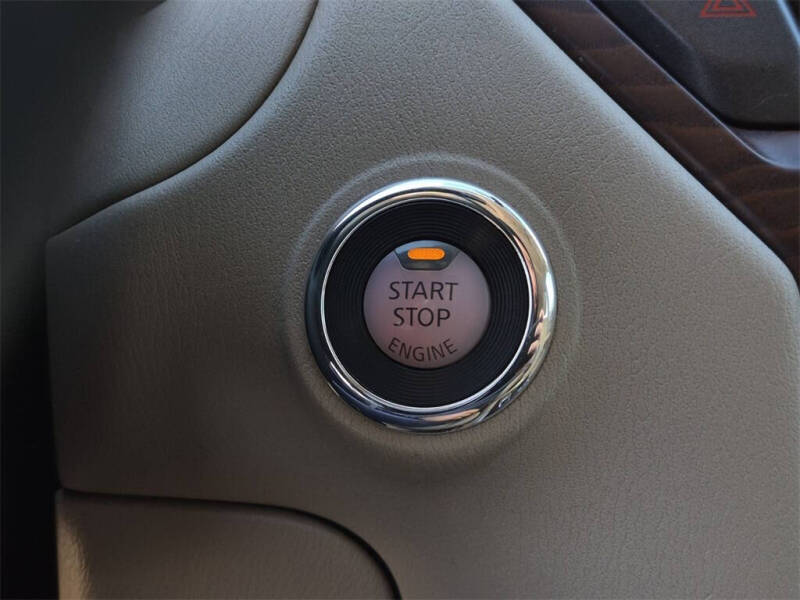 2017 Nissan Pathfinder Platinum