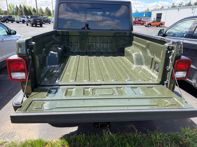 2022 Jeep Gladiator Willys