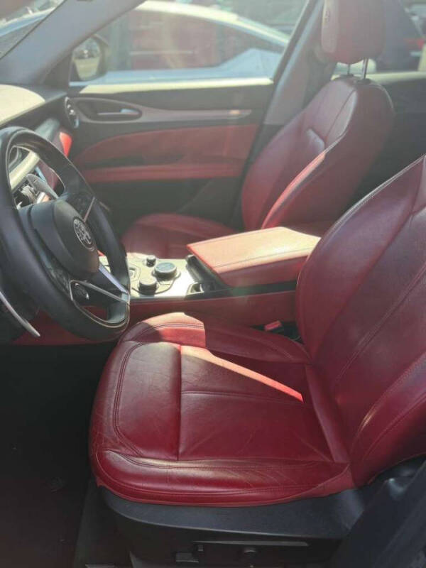 2019 Alfa Romeo Stelvio Sport