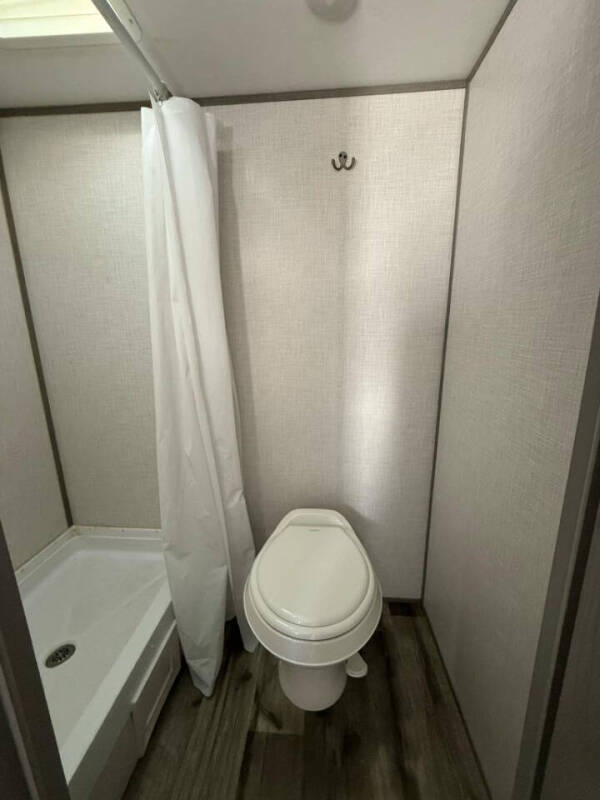 2022 Dutchmen COLEMAN M-17B