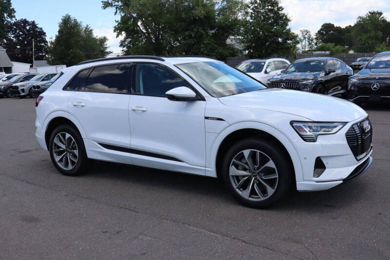 2021 Audi e-tron quattro Premium Plus