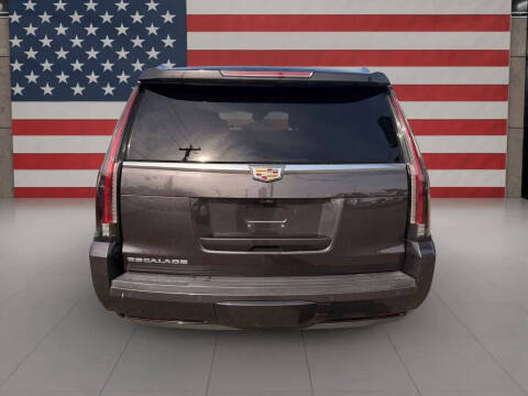 2018 Cadillac Escalade Luxury